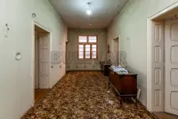 Troiposoban stan — Trg kralja Aleksandra Ujedinitelja — fotografija 1