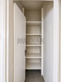 Trosoban stan — Trg kralja Aleksandra Ujedinitelja — fotografija 5