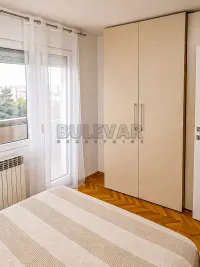 Dvoiposoban stan — Trg 14. oktobra — fotografija 10