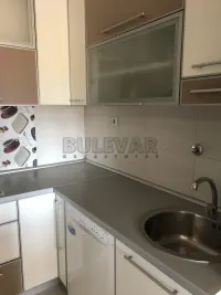 Trosoban stan — Bulevar Medijana — fotografija 6