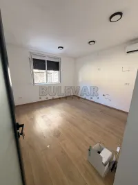 Poslovni prostor — Bulevar Oslobođenja — fotografija 1