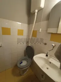 Više od tri spavaće sobe stan — Bulevar Nemanjića — fotografija 22