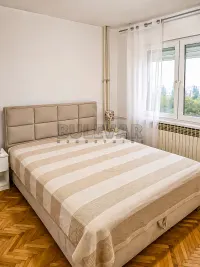 Dvoiposoban stan — Trg 14. oktobra — fotografija 9