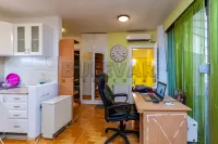 Više od tri spavaće sobe stan — Vizantijski bulevar — fotografija 7