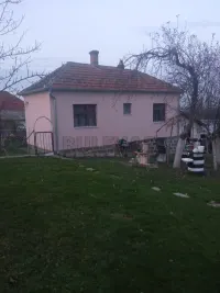 Kuća — Knić — fotografija 1