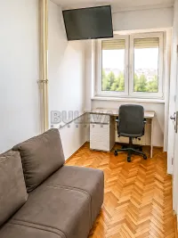 Dvoiposoban stan — Trg 14. oktobra — fotografija 11