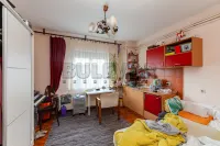 Troiposoban stan — Kninska — fotografija 2