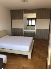 Trosoban stan — Bulevar Medijana — fotografija 10