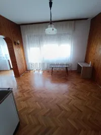 Trosoban stan — Knjaževačka — fotografija 1