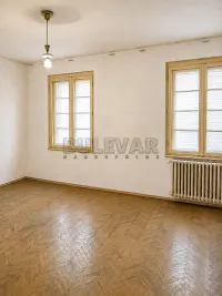 Trosoban stan — Stara železnička kolonija — fotografija 1