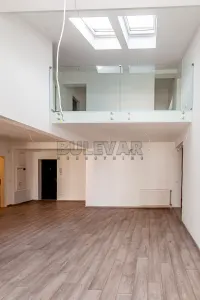 Više od tri spavaće sobe stan — Prvomajska — fotografija 2