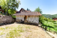 Kuća — Ostrovica — fotografija 18