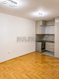Poslovni prostor — Cara Dušana — fotografija 3