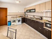 Više od tri spavaće sobe stan — Градска општина Црвени Крст — fotografija 9