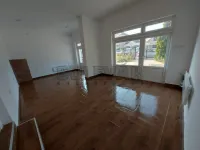 Više od tri spavaće sobe stan — Brzi Brod — fotografija 1