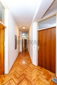 Kuća — Somborski bulevar — fotografija 10