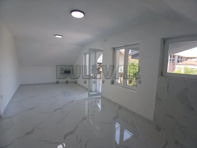 Više od tri spavaće sobe poslovni prostor, Tehnički fakultet, Niš