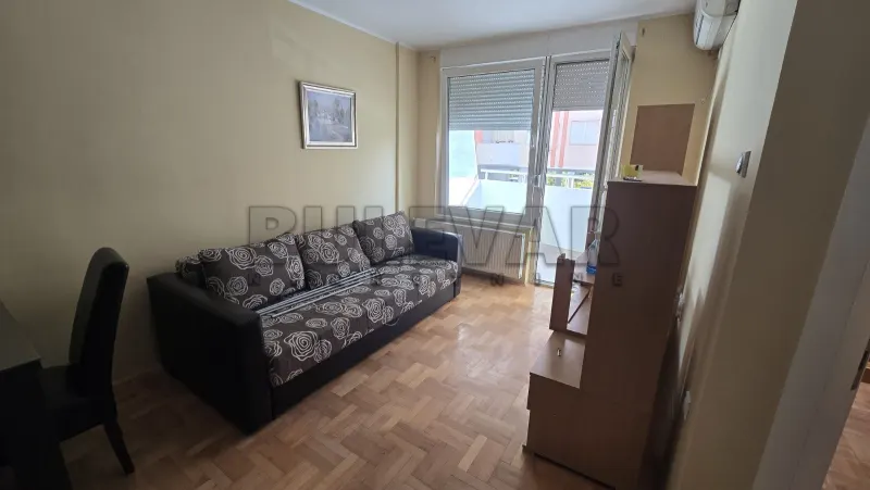 Jednoiposoban stan, Centar, Niš