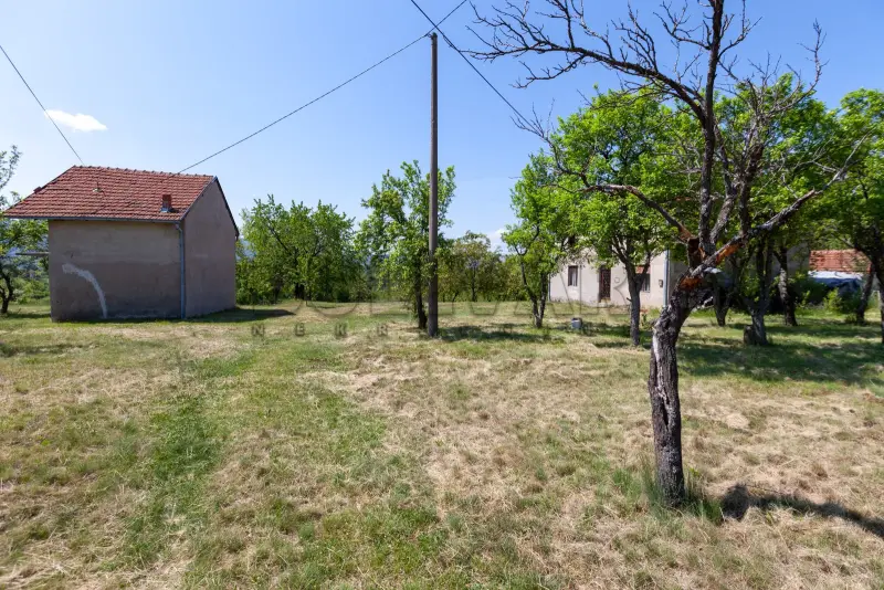 Više od tri spavaće sobe kuća, Donje Vlase, Niš