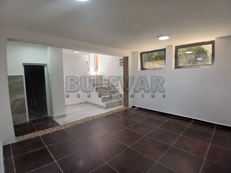 Garsonjera - Studio poslovni prostor, Centar, Niš