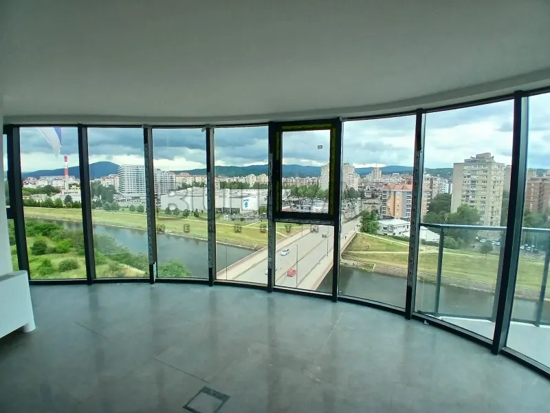 Više od tri spavaće sobe poslovni prostor, Planet Residence, Niš