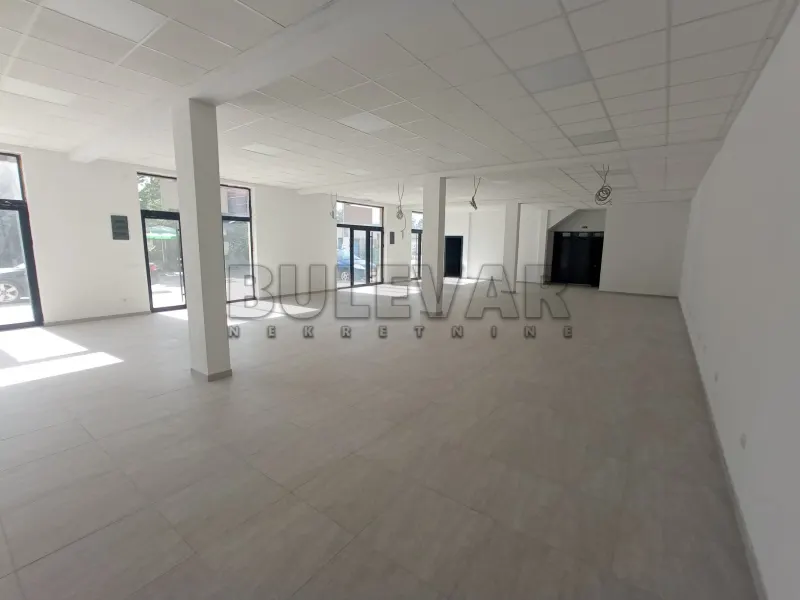 Više od tri spavaće sobe poslovni prostor, Ančiki, Leskovac