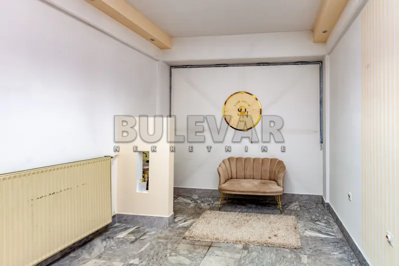 Garsonjera - Studio poslovni prostor, Bulevar Nemanjića Zona 1, Niš