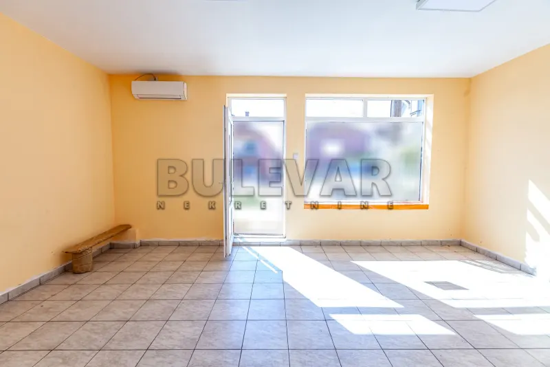 Trosoban poslovni prostor, Novo selo, Niš