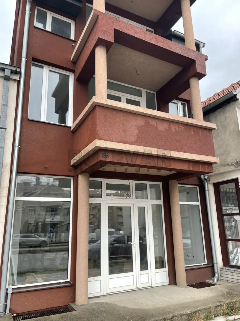 Više od tri spavaće sobe poslovni prostor, Durlan, Niš