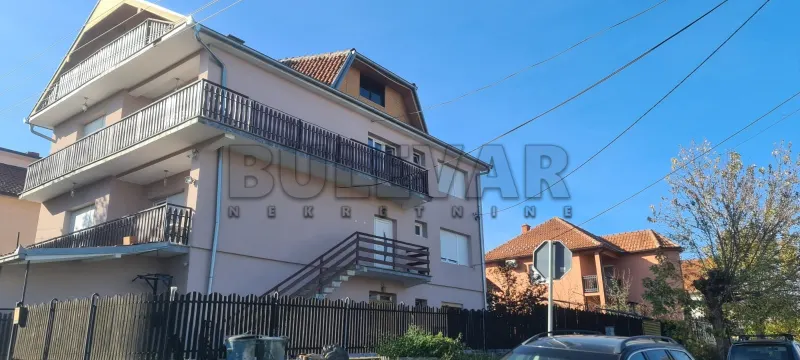 Više od tri spavaće sobe kuća, Bresnica, Kragujevac