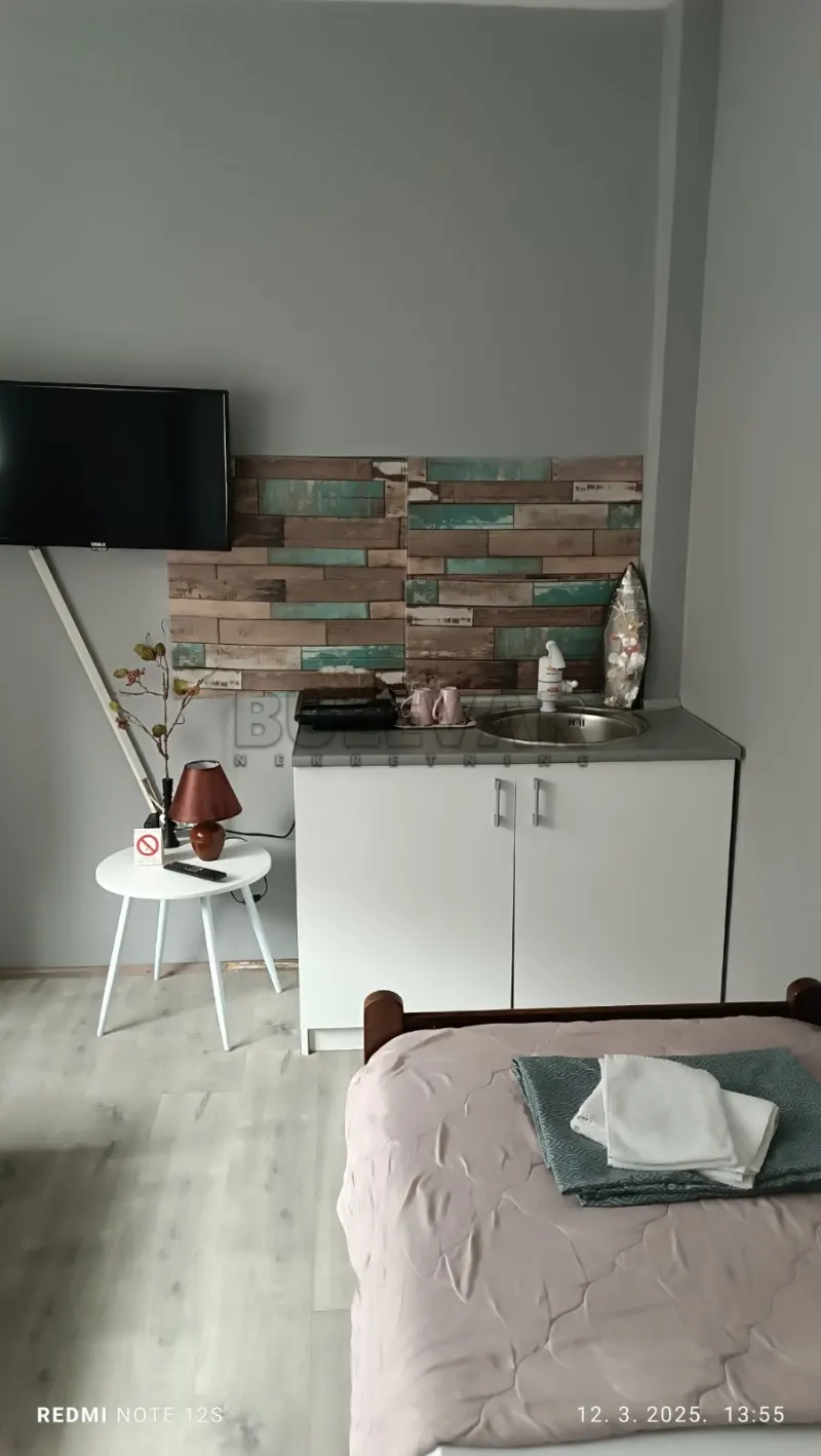 Garsonjera - Studio stan, Bulevar Nemanjića Zona 1, Niš