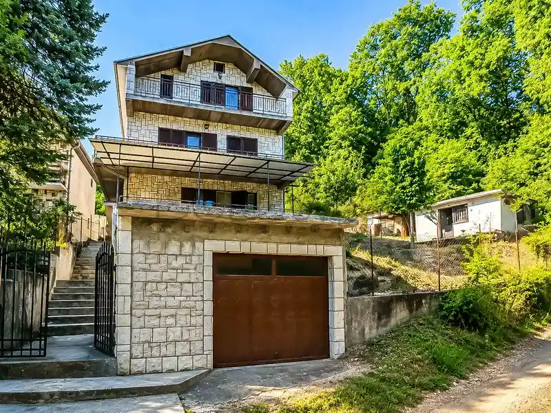 Više od tri spavaće sobe kuća, Gabrovačka reka, Niš