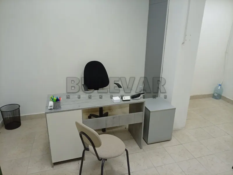Garsonjera - Studio poslovni prostor, Centar, Kragujevac