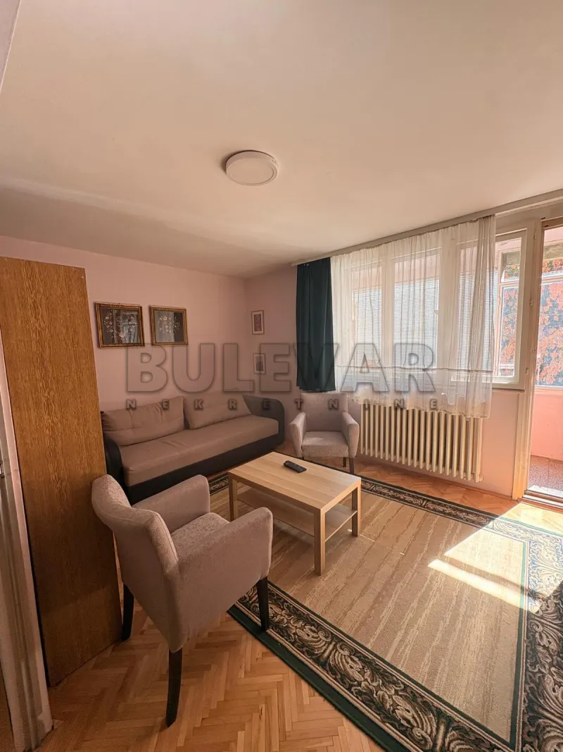 Jednoiposoban stan, Bulevar Nemanjića, Niš