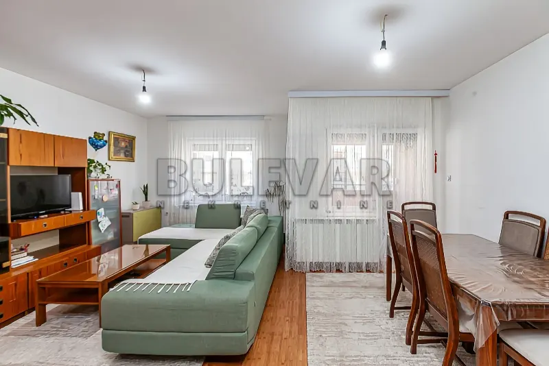 Dvoiposoban stan, Pantelej(Niš), Niš