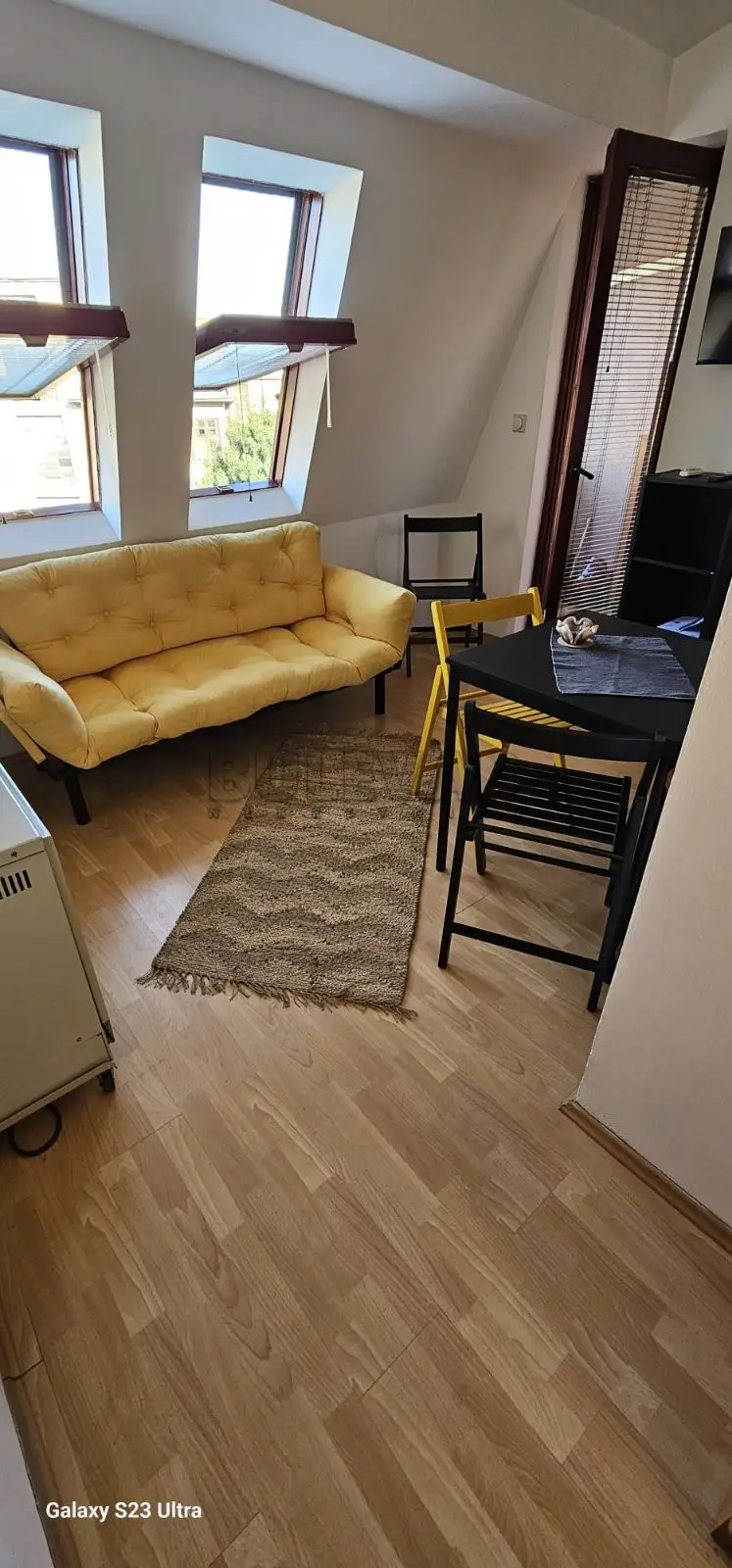 Jednoiposoban stan, Pravni fakultet, Niš