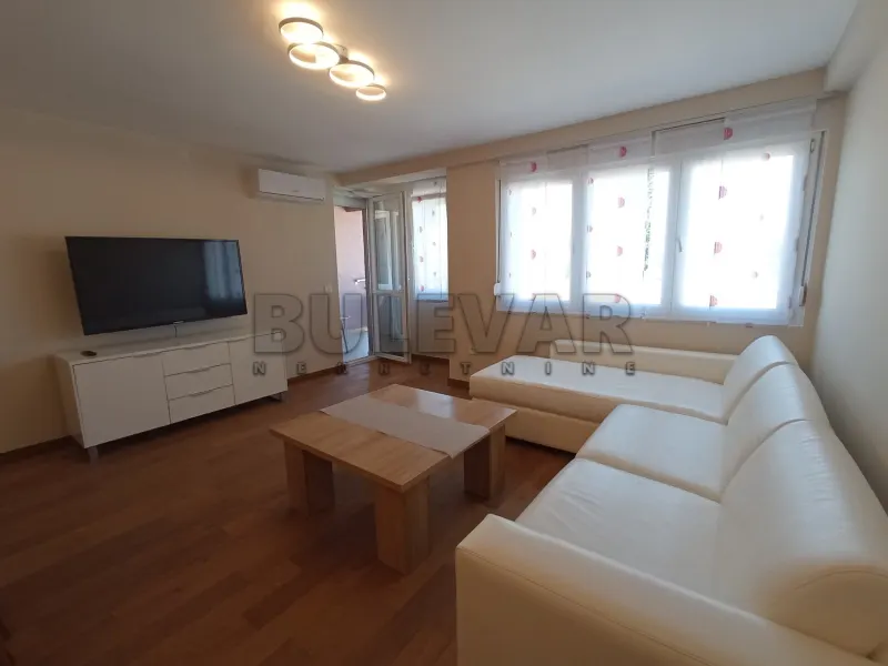 Troiposoban stan, Čair, Niš