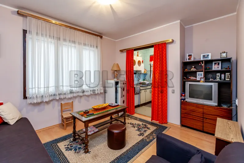 Troiposoban stan, Dom zdravlja, Niš