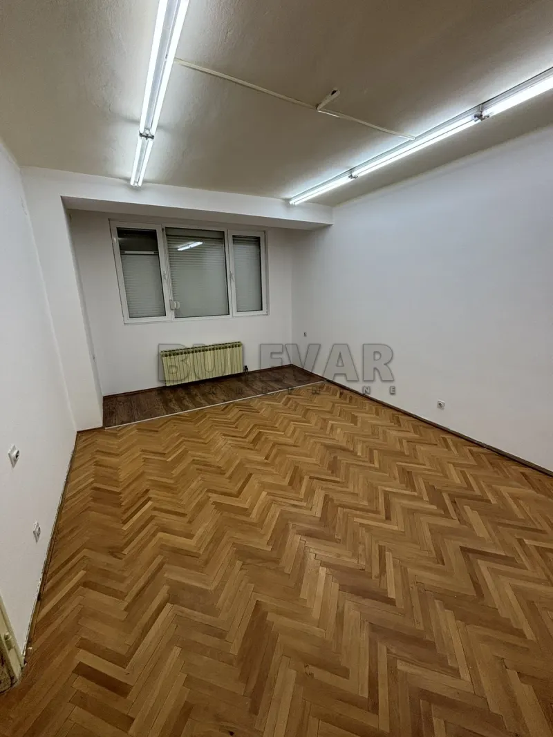 Trosoban poslovni prostor, Čair, Niš