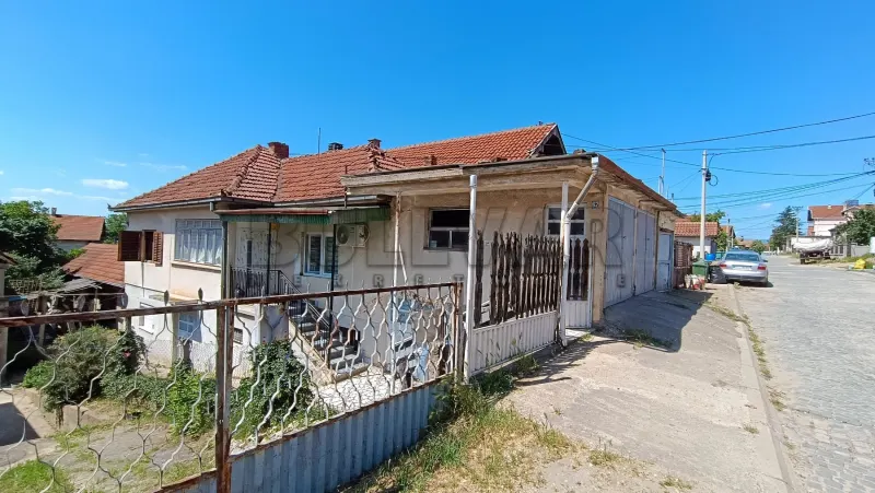 Više od tri spavaće sobe kuća, Hisar, Leskovac