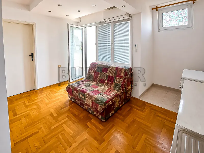 Dvoiposoban stan, Pantelej(Niš), Niš