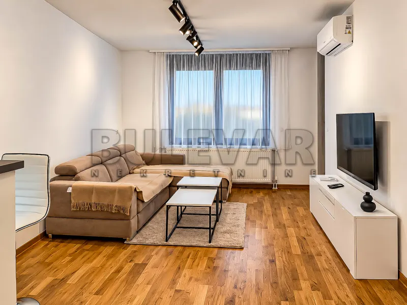 Jednoiposoban stan, Pantelej(Niš), Niš, Дејана Динића