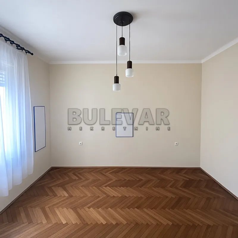 Troiposoban poslovni prostor, Centar, Niš