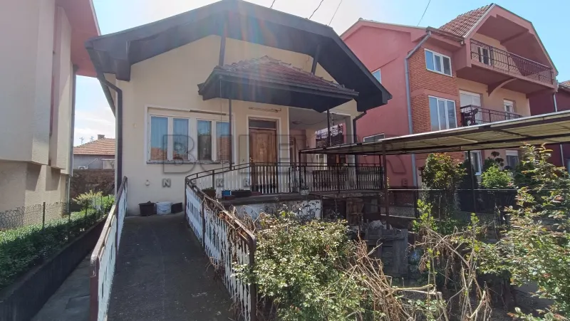 Troiposoban kuća, Centar, Leskovac