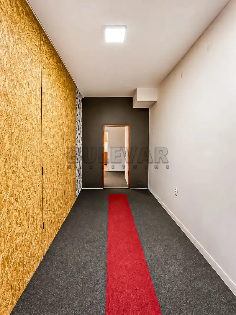 Trosoban poslovni prostor, Obilićev venac, Niš