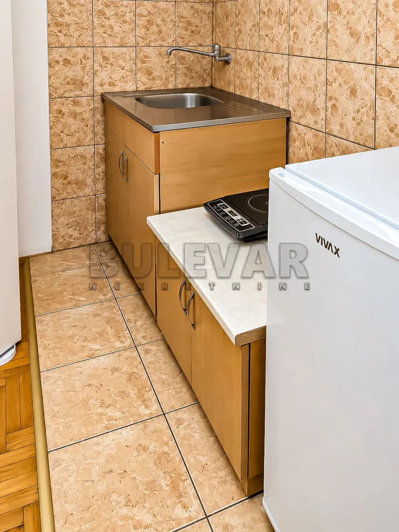 Garsonjera - Studio stan, Staro groblje, Niš