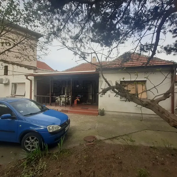 Više od tri spavaće sobe kuća, Jagodin mala, Niš