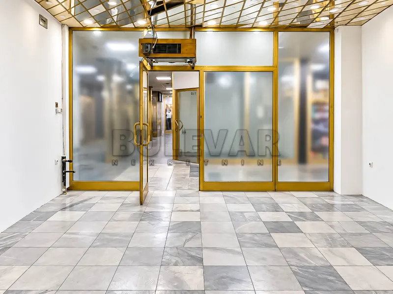 Garsonjera - Studio poslovni prostor, Centar, Niš, Trg kralja Milana