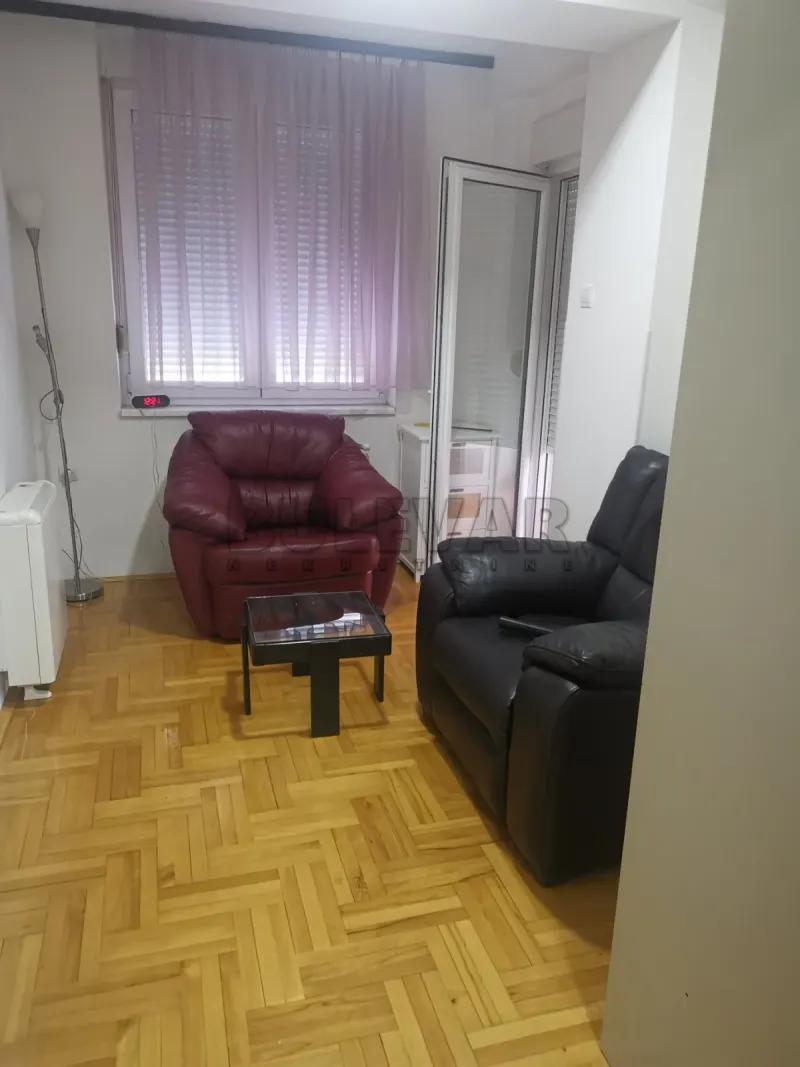 Trosoban stan, Bulevar Nemanjića, Niš