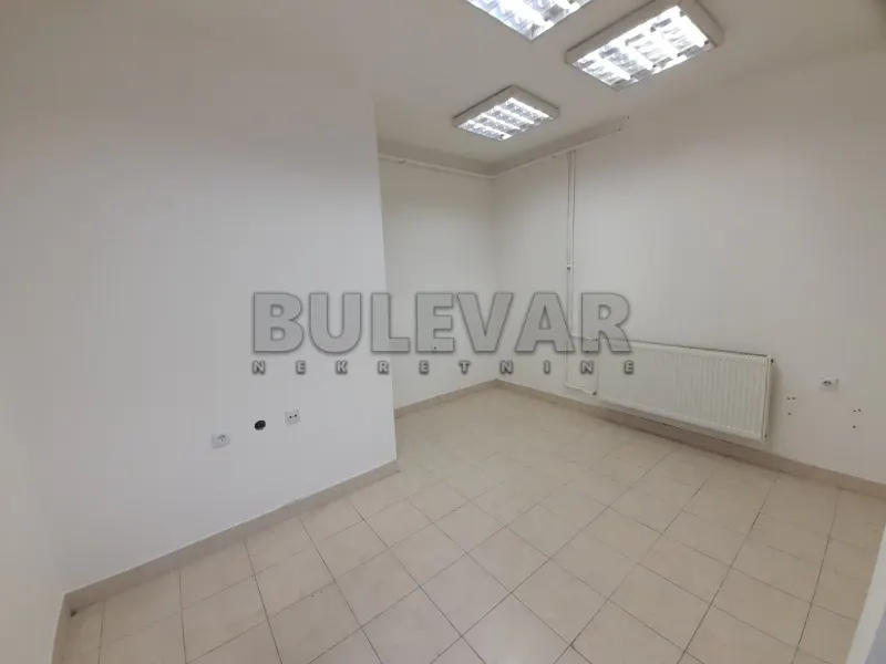 Garsonjera - Studio poslovni prostor, Dom zdravlja, Niš, Ćirila i Metodija
